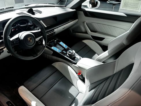 Used 2024 Porsche 911 Carrera S RWD image 6