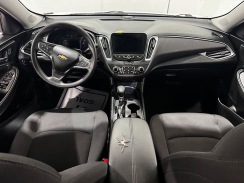 Used 2021 Chevrolet Malibu LT image 25