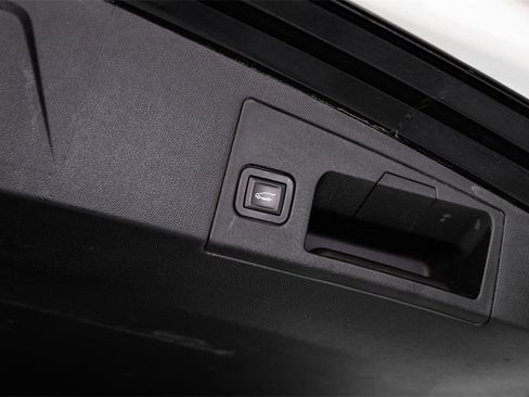 Used 2017 Cadillac XT5 Premium Luxury w/ Driver Assist Package image 56