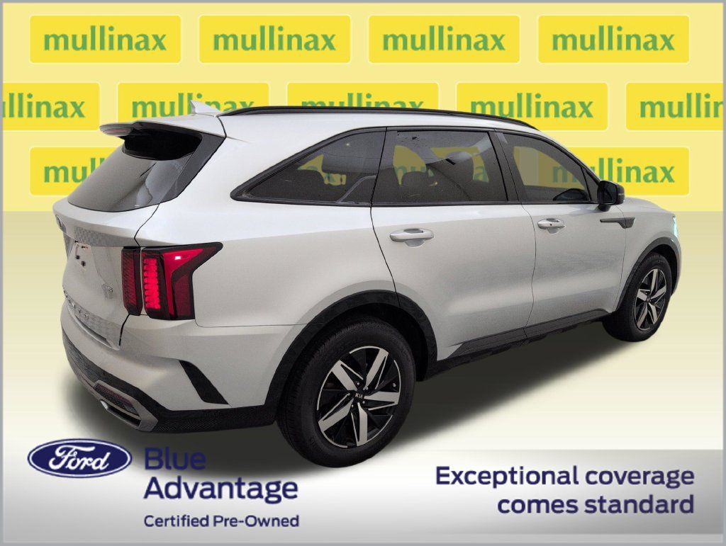 Used 2021 Kia Sorento S w/ Panoramic Sunroof Package FWD image 3