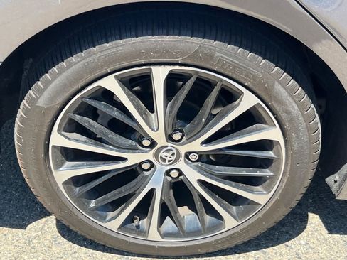Used 2019 Toyota Camry SE w/ Audio Package FWD image 17
