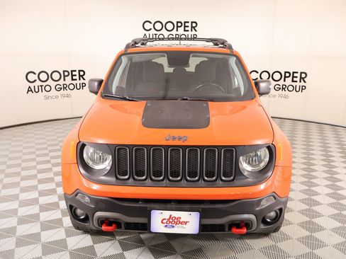Used 2018 Jeep Renegade Trailhawk AWD/4WD image 9