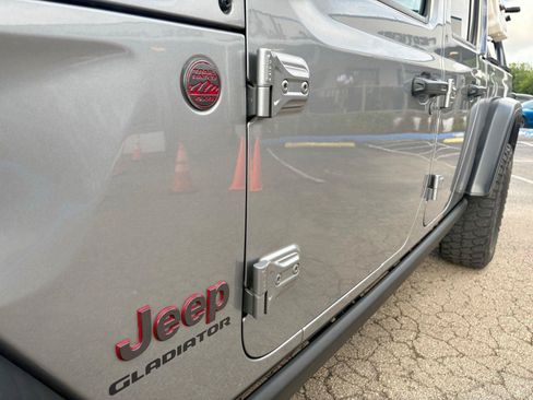 Used 2020 Jeep Gladiator Rubicon AWD/4WD image 13