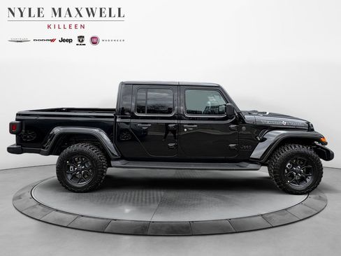 New 2026 Jeep Gladiator Sport AWD/4WD image 17