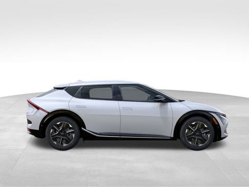 New 2025 Kia EV6 Wind image 7