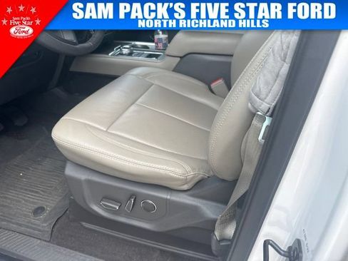 Used 2019 Ford Expedition XLT w/ Equipment Group 202A RWD image 9