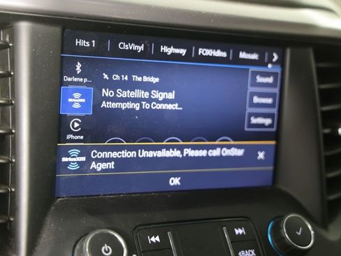 Used 2022 GMC Acadia AT4 w/ Technology Package image 8