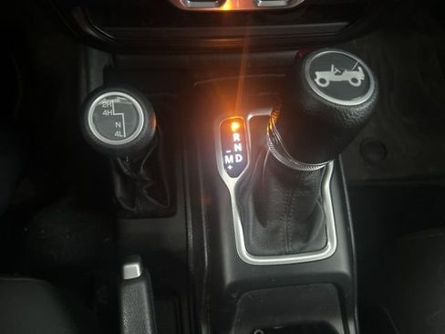 Used 2018 Jeep Wrangler Unlimited Sport S AWD/4WD image 14