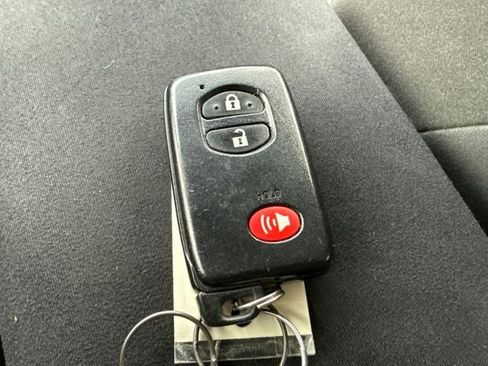 Used 2013 Toyota Prius Three image 28