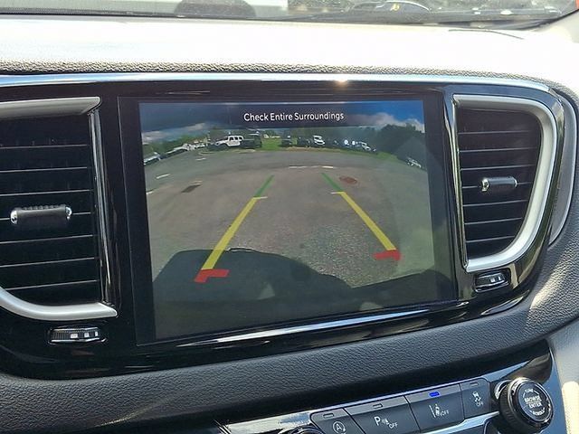 Used 2024 Chrysler Pacifica Touring-L FWD image 19