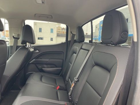 Used 2022 GMC Canyon AT4 image 18