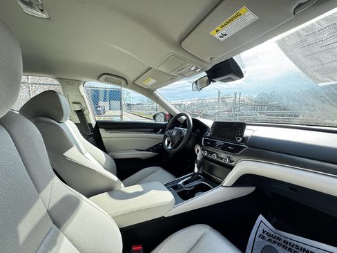 Used 2019 Honda Accord LX image 15