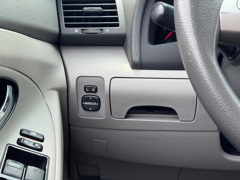 Used 2008 Toyota Camry LE FWD image 32