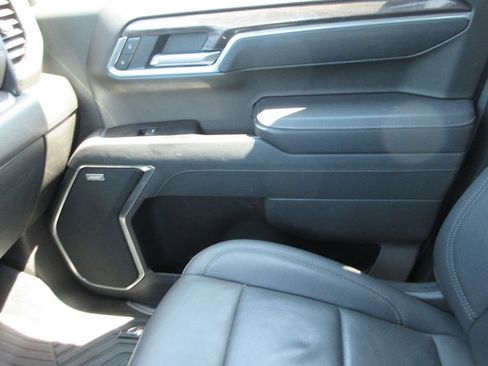 Certified 2025 Chevrolet Silverado 1500 LTZ AWD/4WD image 38