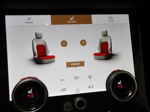 Used 2023 Land Rover Range Rover Evoque R-Dynamic SE image 10