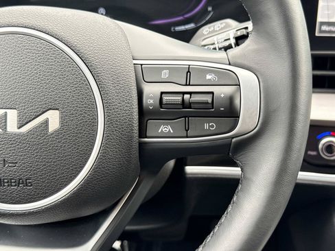 Used 2023 Kia Sportage EX AWD/4WD image 9