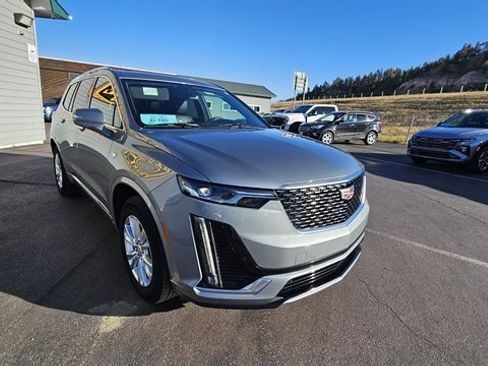 Used 2024 Cadillac XT6 Luxury w/ LPO, Floor Liner Package AWD/4WD image 4