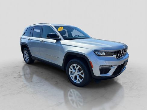 Certified 2024 Jeep Grand Cherokee Limited AWD/4WD image 9