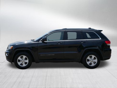Used 2017 Jeep Grand Cherokee Laredo w/ Quick Order Package 23E AWD/4WD image 4