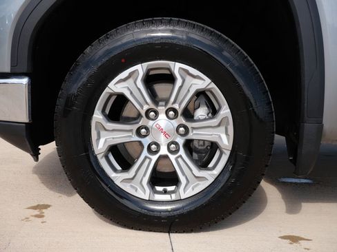 Used 2025 GMC Sierra 1500 SLT image 11