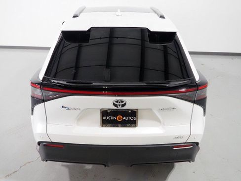 Used 2023 Toyota bZ4X Limited image 7