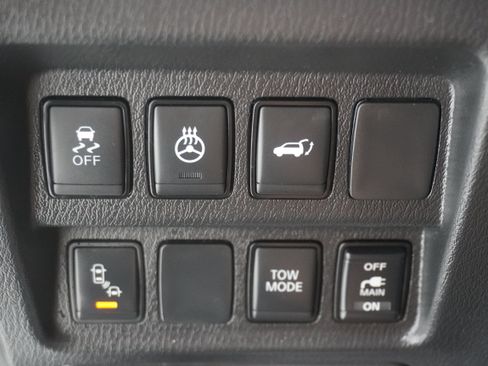 Used 2020 Nissan Pathfinder SL FWD image 31