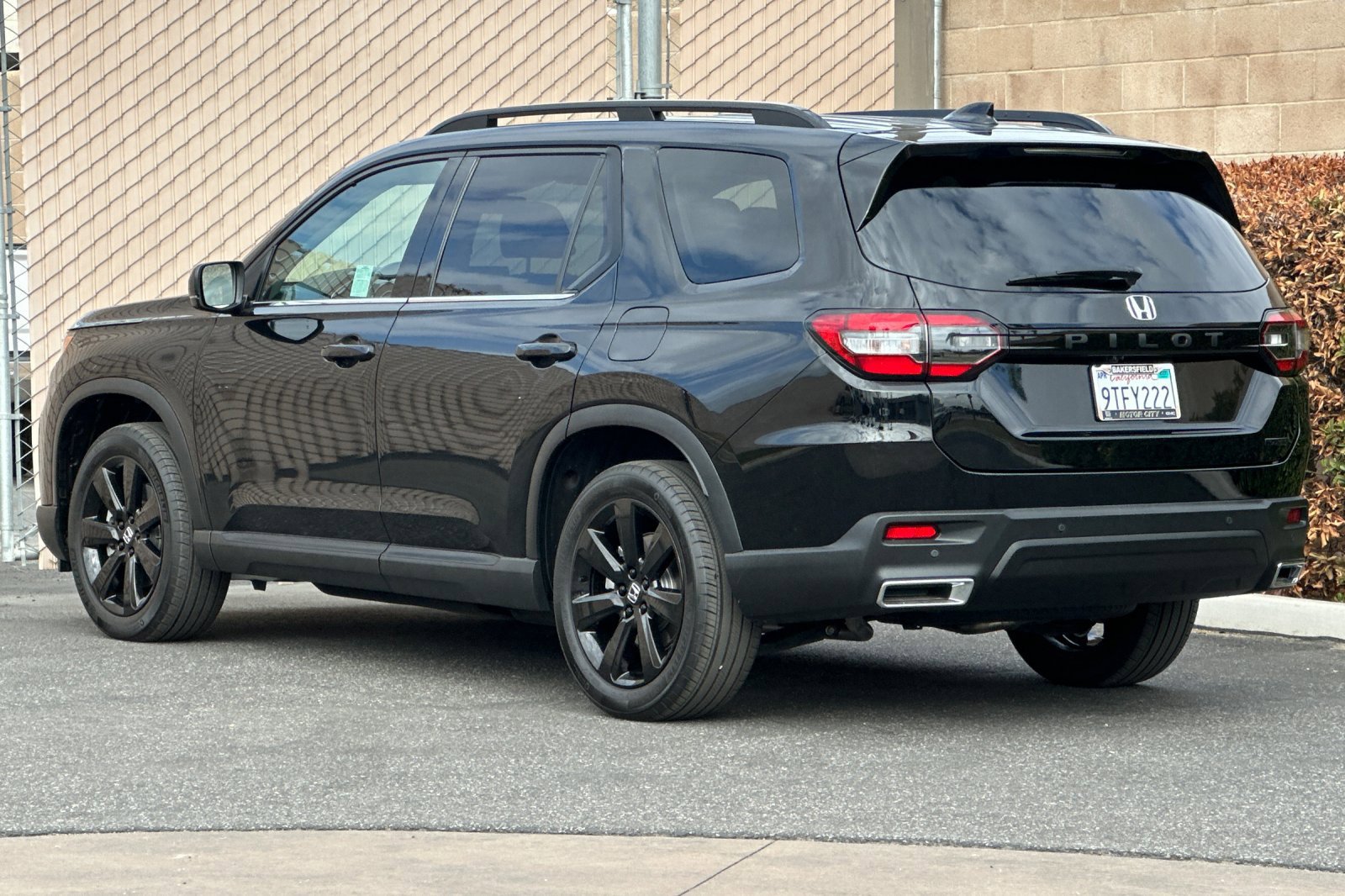 Used 2025 Honda Pilot Touring image 6