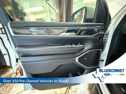 Used 2022 Jeep Wagoneer Series III w/ Flexible Seating Group