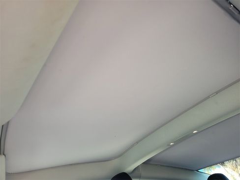 Used 2023 Tesla Model 3 Standard Range image 5