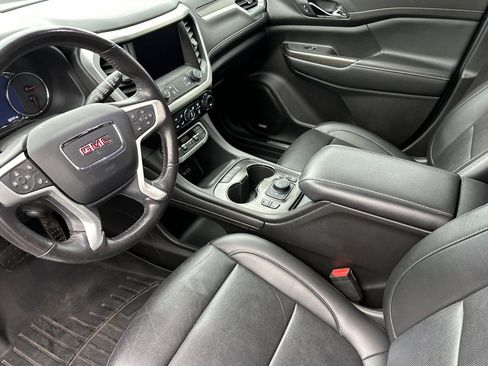 Used 2021 GMC Acadia SLT w/ Elevation Edition image 9