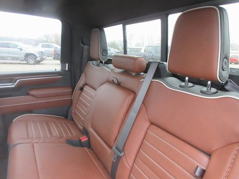 New 2026 GMC Sierra 2500 Denali Ultimate image 15