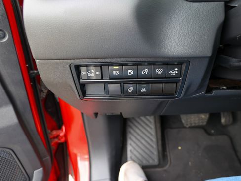 Used 2024 Toyota Tundra Limited AWD/4WD image 20