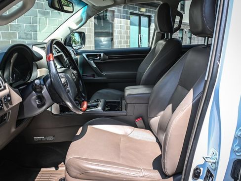 Used 2015 Lexus GX 460 Luxury AWD/4WD image 6