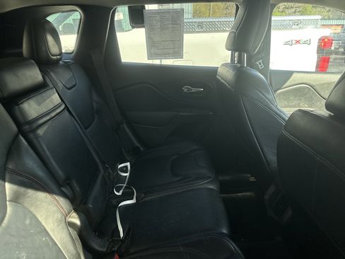 Used 2014 Jeep Cherokee Trailhawk w/ Technology Group image 11