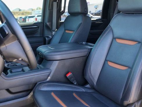 Used 2025 GMC Sierra 2500 AT4 AWD/4WD image 13