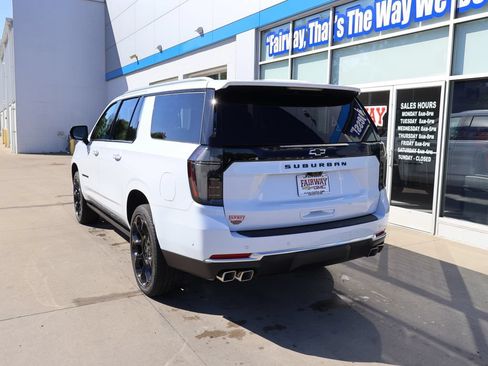 New 2026 Chevrolet Suburban High Country AWD/4WD image 8
