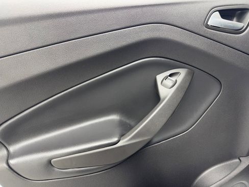 Used 2019 Ford Escape SE image 38