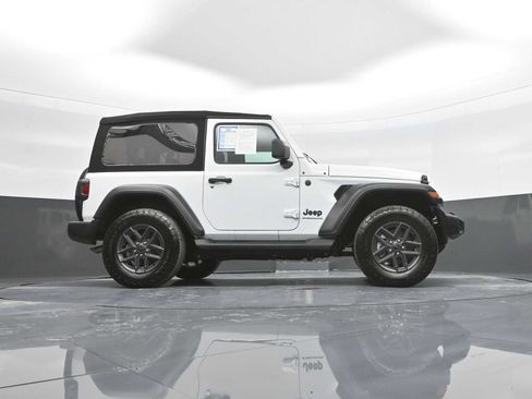 Used 2024 Jeep Wrangler Sport AWD/4WD image 39