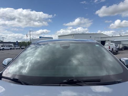 Used 2025 Chevrolet Equinox LT FWD image 24