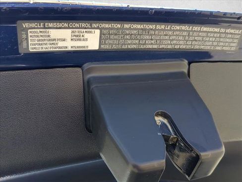 Used 2021 Tesla Model 3 Standard Range Plus image 27