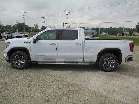 New 2026 GMC Sierra 1500 SLT w/ SLT Premium Plus Package AWD/4WD image 11