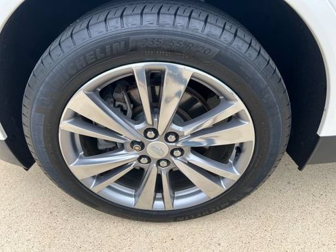 Used 2024 Cadillac XT5 Premium Luxury w/ LPO, Floor Liner Package AWD/4WD image 10