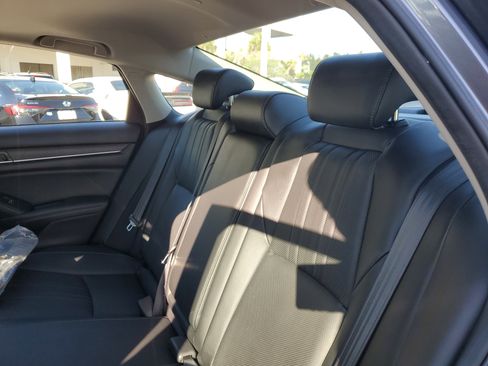Used 2021 Honda Accord Touring image 14