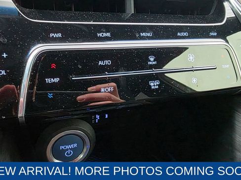 Used 2021 Toyota Venza Limited image 19