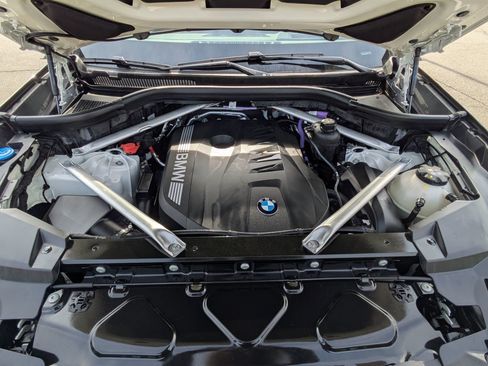 Used 2024 BMW X5 xDrive40i w/ M Sport Package image 32