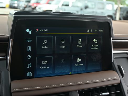 Used 2023 Chevrolet Tahoe High Country w/ Advanced Technology Package AWD/4WD image 22