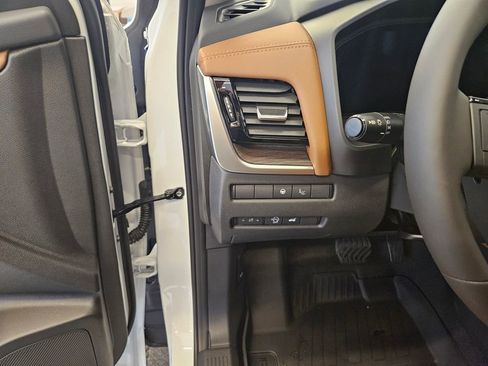 New 2026 Nissan Rogue Platinum w/ Platinum Premium Package image 16