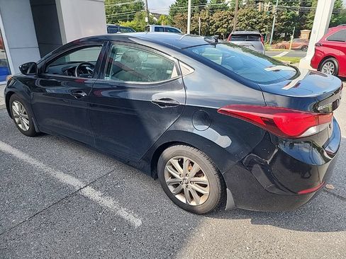 Used 2016 Hyundai Elantra SE w/ Option Group 02 FWD image 3