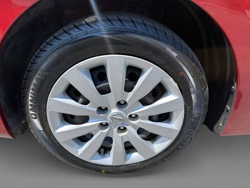 Used 2015 Nissan Sentra SV FWD image 9