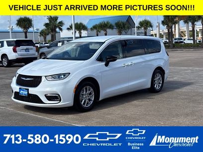 Used 2024 Chrysler Pacifica Touring-L